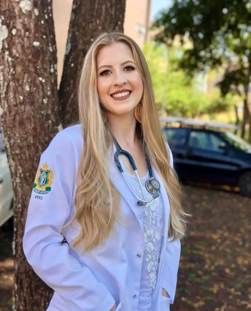 M.V. Mariana Moratelli - Oftalmologia Veterinária